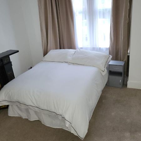 Affordable Rooms In Gillingham Gillingham  Extérieur photo